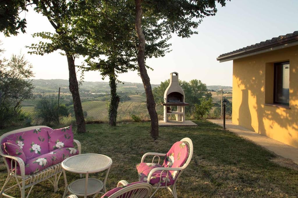 Casa Vacanze Angelica Ostra Vetere Exterior foto